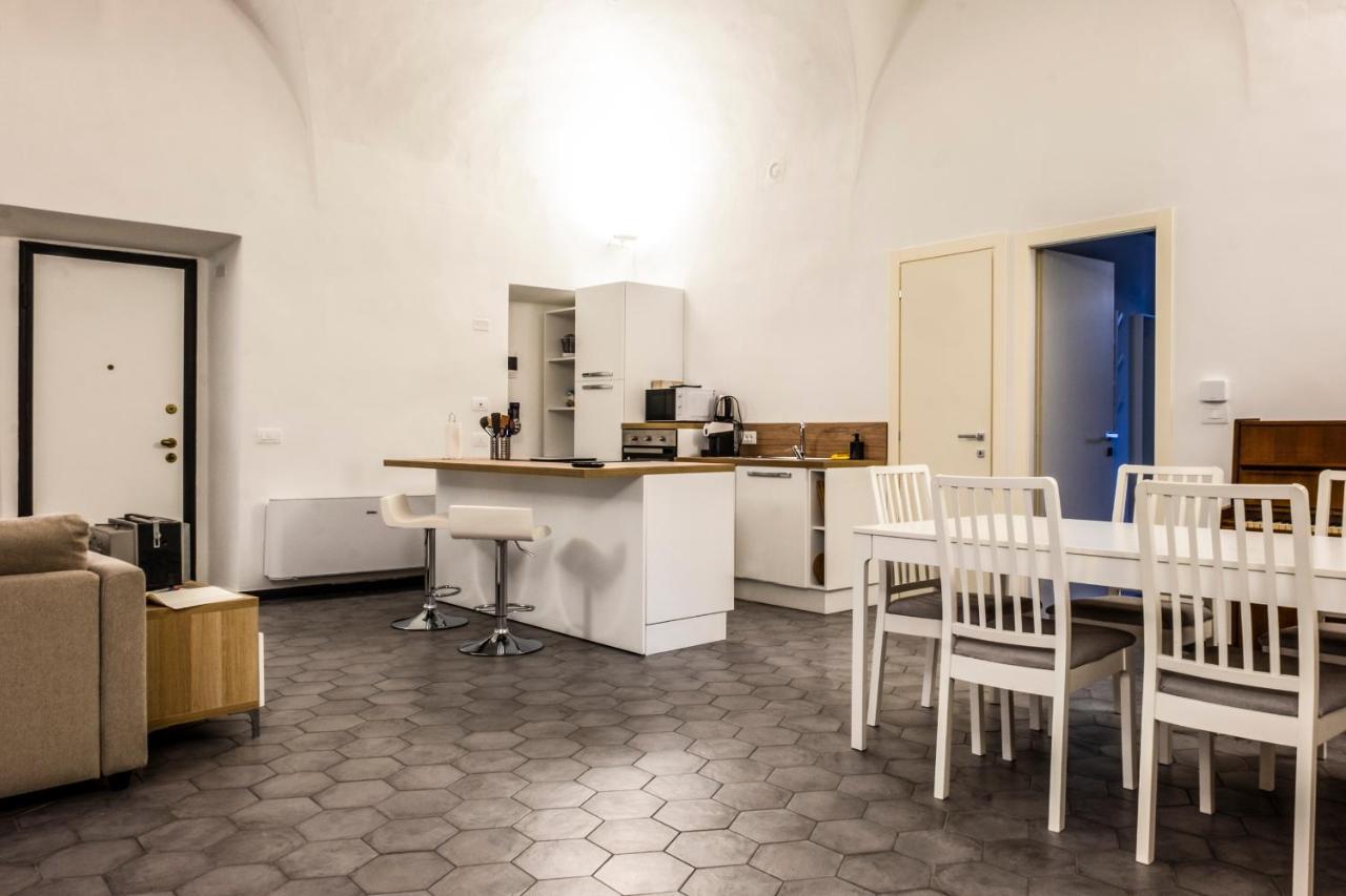阿尔本加 Archivolto Del Teatro酒店 外观 照片